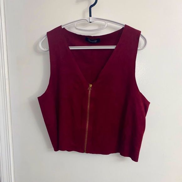 bianca nero Tops - Bianca Nero Zip Up Crop Vest Top